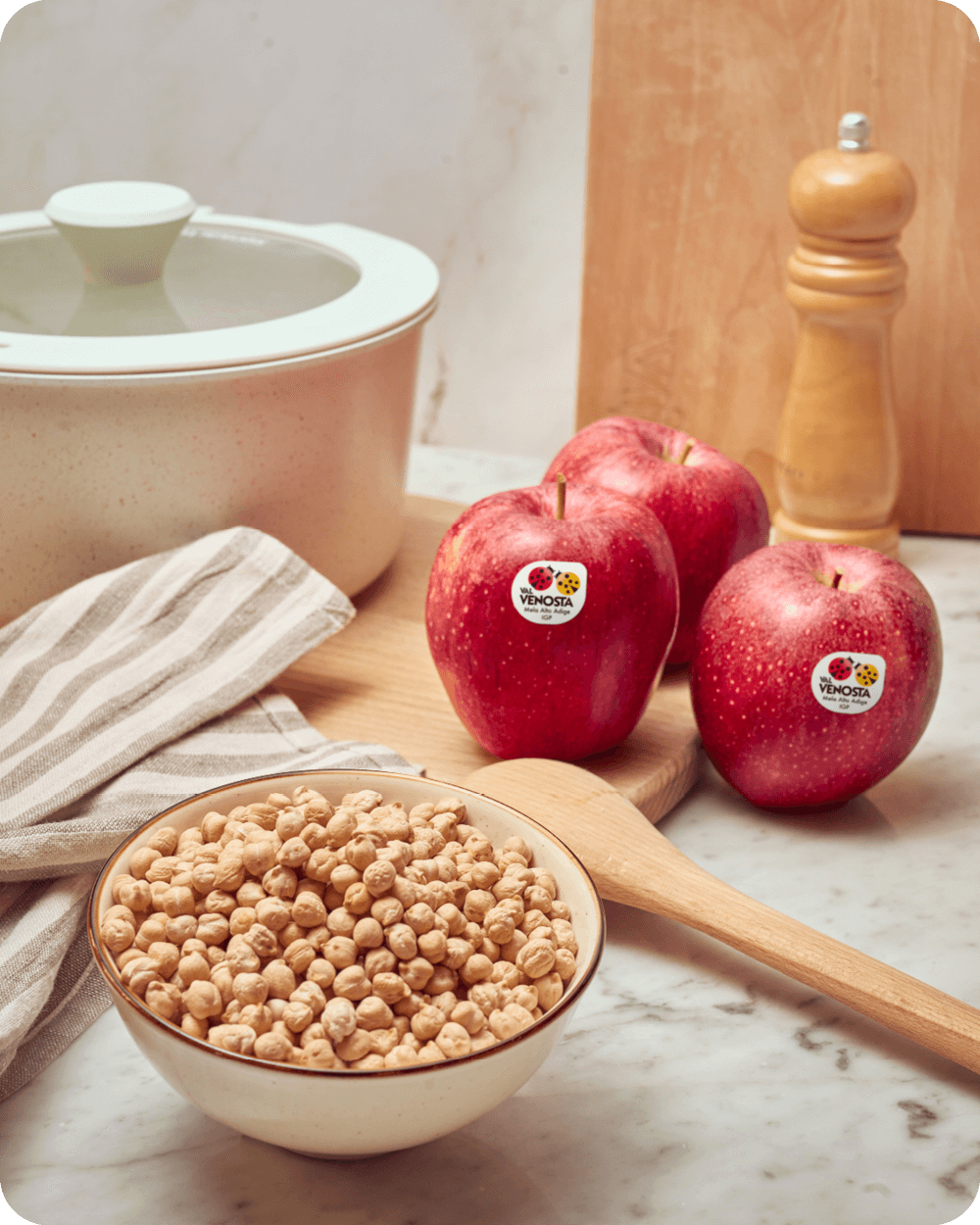 Cooee_CS_VV_Applepairing3_Gallery3